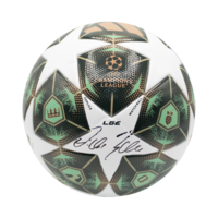 Icons Michael Ballack gesigneerde voetbal