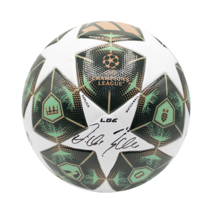 Michael Ballack gesigneerde voetbal