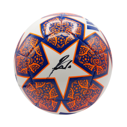 Rodri gesigneerde voetbal