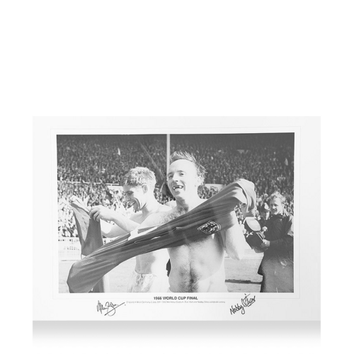 Icons Alan Ball en Nobby Stiles gesigneerde Engeland foto