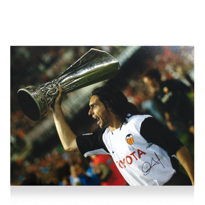Roberto Ayala gesigneerde Valencia foto 2004