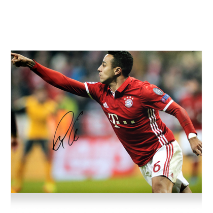 Thiago Alcantara gesigneerde Bayern München foto