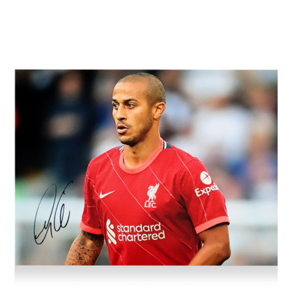 Thiago Alcantara gesigneerde Liverpool FC foto