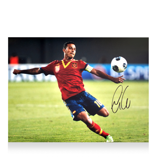 Icons Thiago Alcantara gesigneerde Spanje foto
