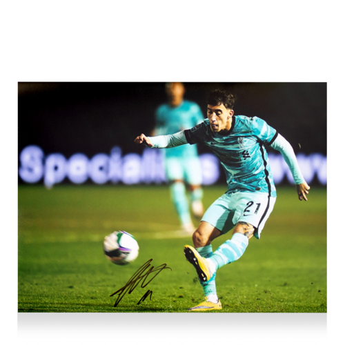 Icons Konstantinos Tsimikas gesigneerde Liverpool FC foto