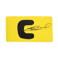 Icons Steven Gerrard gesigneerde Liverpool FC aanvoerdersband