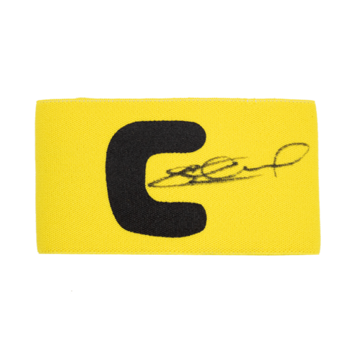 Icons Steven Gerrard gesigneerde Liverpool FC aanvoerdersband