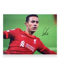 Icons Thiago Alcantara gesigneerde Liverpool FC foto