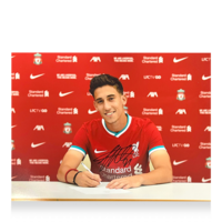 Icons Kostas Tsimikas gesigneerde Liverpool FC foto