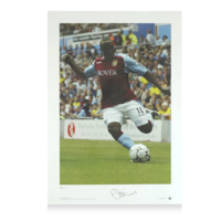 Icons Darius Vassell gesigneerde Aston Villa foto