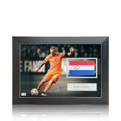 Wesley Sneijder gesigneerde Nederland aanvoerdersband - ingelijst