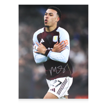 Morgan Rogers gesigneerde Aston Villa foto