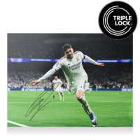 Icons Federico Valverde gesigneerde Real Madrid foto