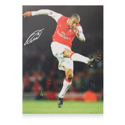 Gilberto Silva gesigneerde Arsenal foto