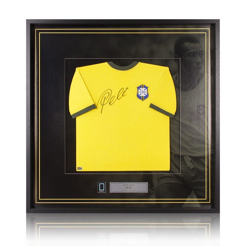 Pelé gesigneerd Brazilië WK 1970 shirt - ingelijst Pelé gesigneerd Brazilië WK 1970 shirt - ingelijst