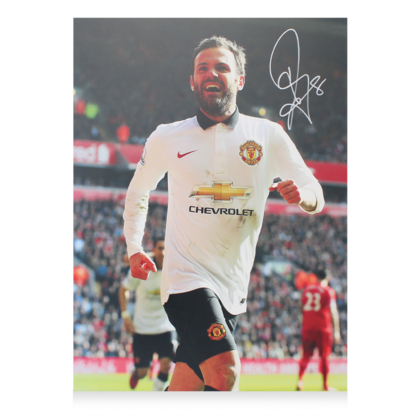 Juan Mata gesigneerde Manchester United foto
