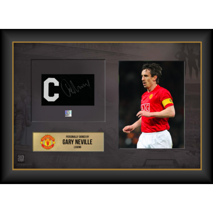 Gary Neville gesigneerde Manchester United aanvoerdersband