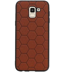 Estuche rígido hexagonal para Samsung Galaxy J6 Marrón