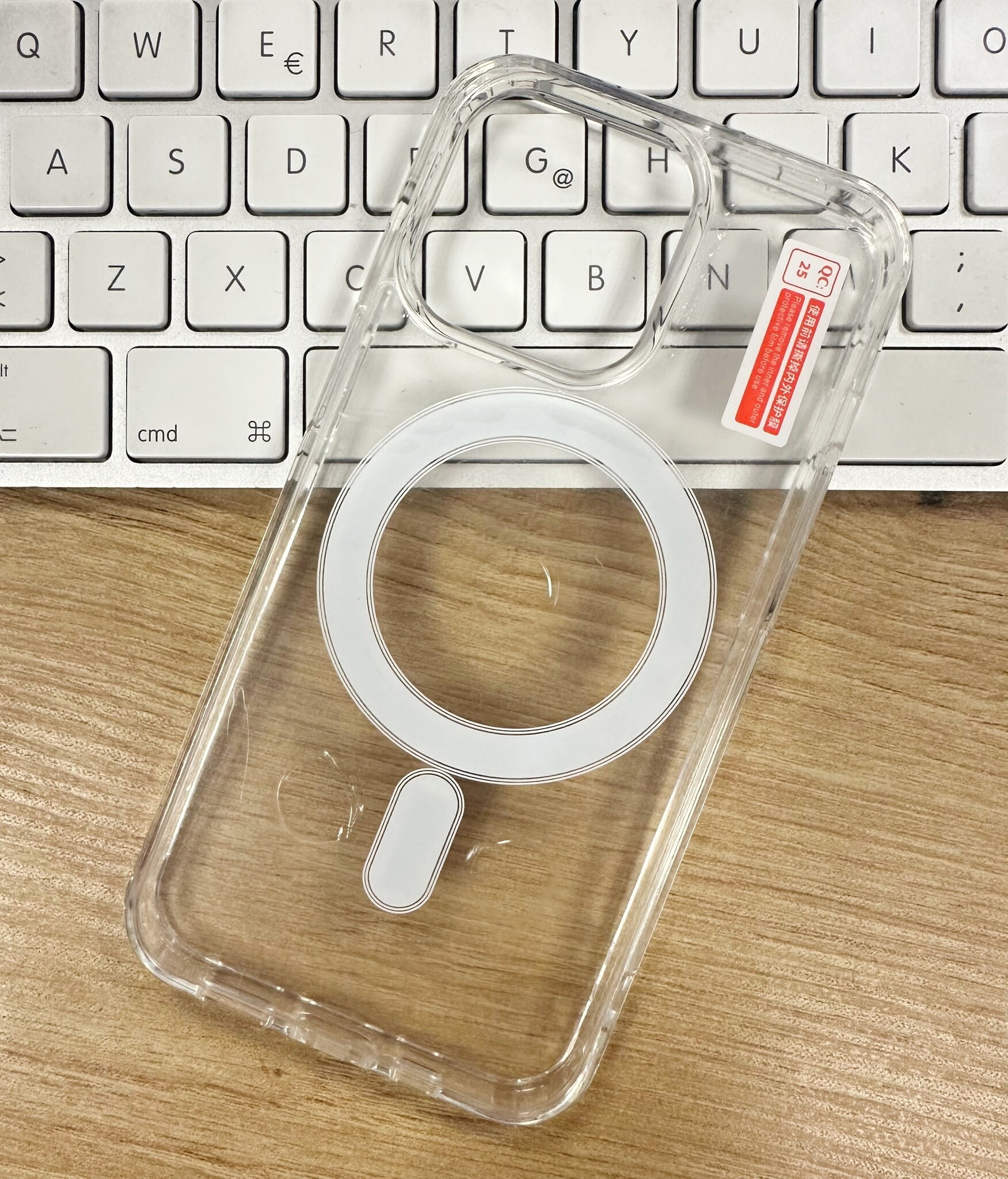 Estuche rígido transparente MagSafe para iPhone 14 Pro
