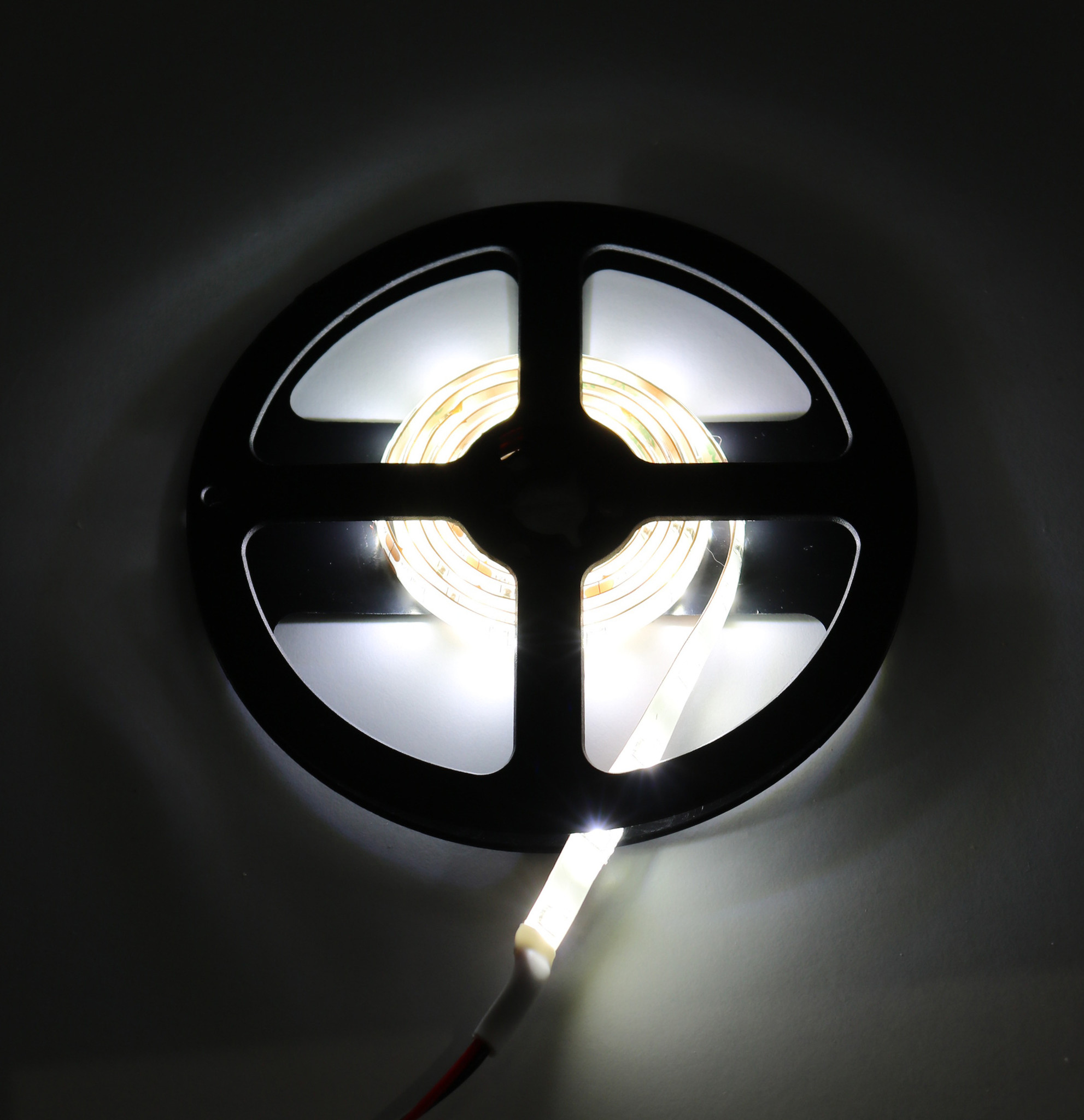 Blanco bevestigen plus LED Strip Helder Wit 1 Meter 60LED/m 12V ULTRA | LEDStripXL - LEDStripXL