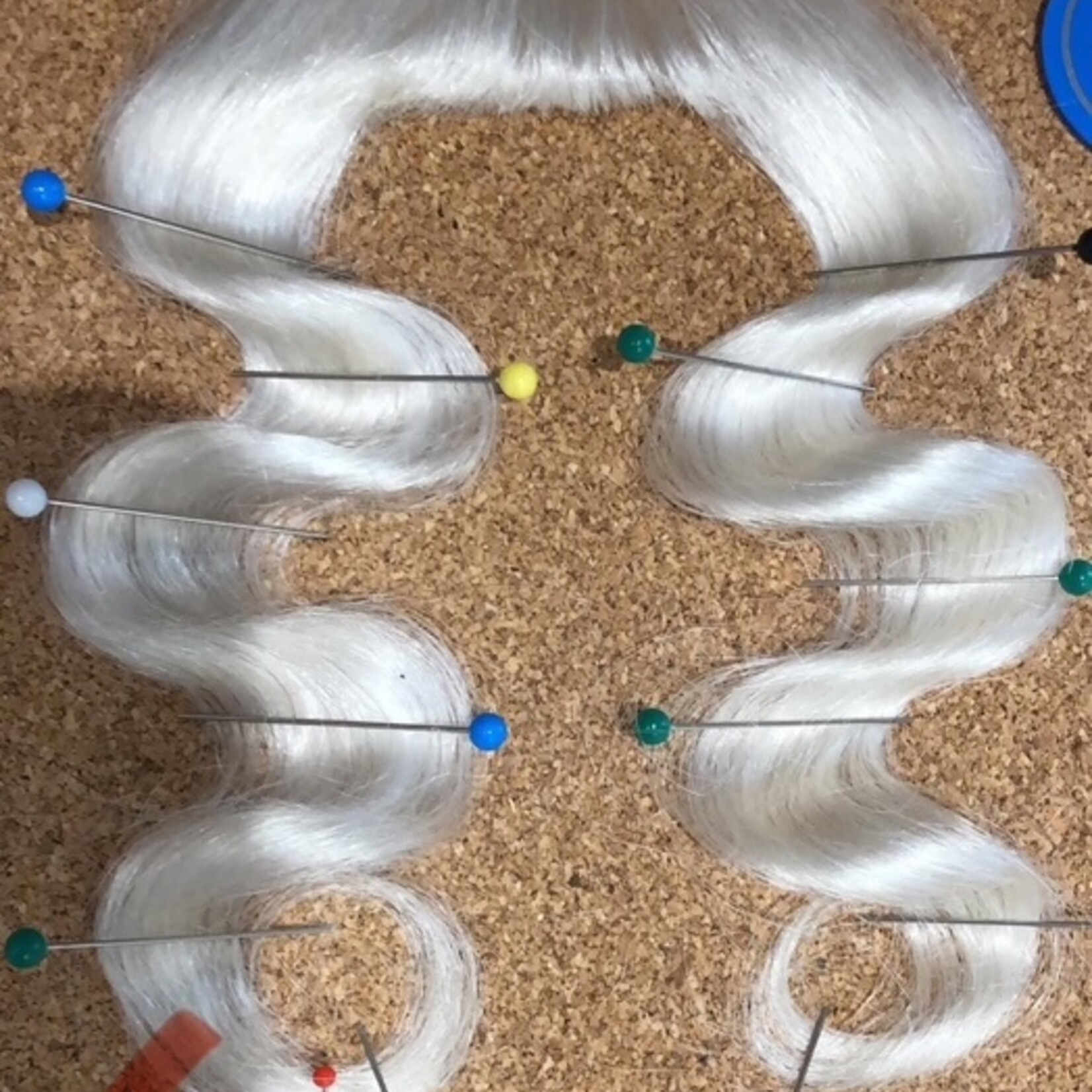 Eigen atelier SinterklaasYakharen snor (handgeknoopt)