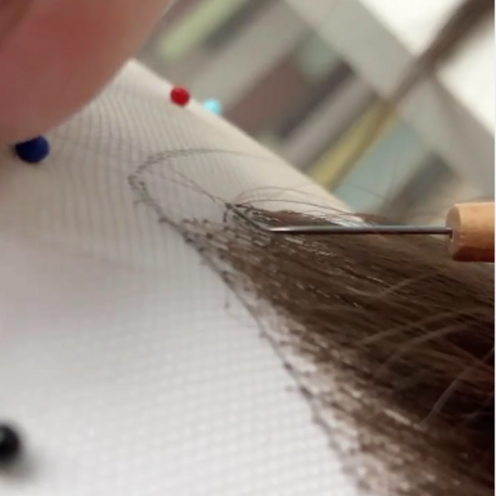 Eigen atelier Haarknopen basis en whipping met de knoopnaald