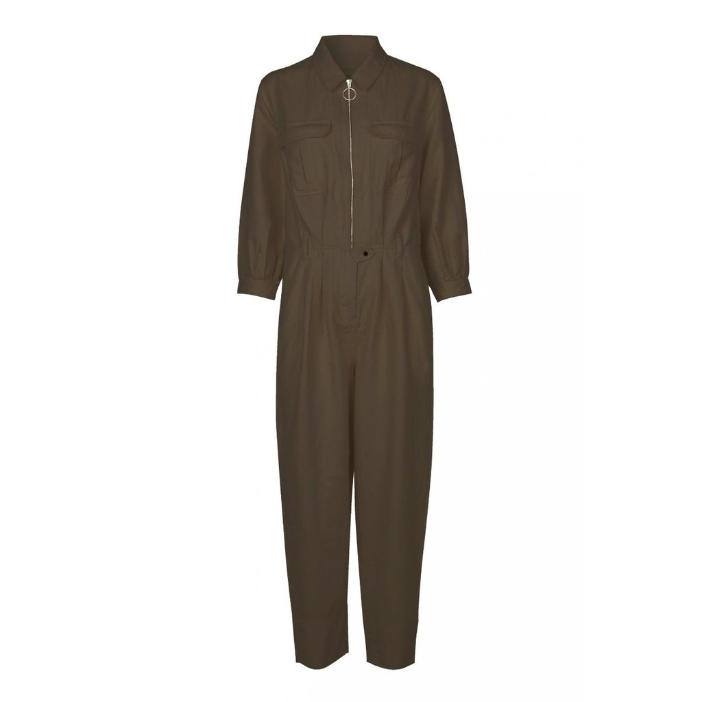 jumpsuit second female