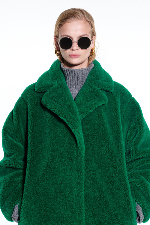 Stand Jade Green Mantel