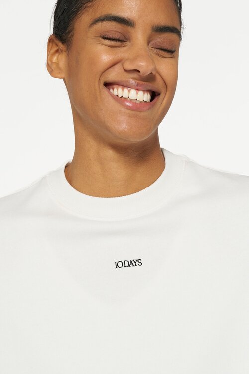 10Days Ecru The sweater logo