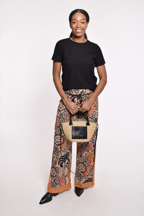 Neeve Zwart T-shirt Korte Mouw Crewneck