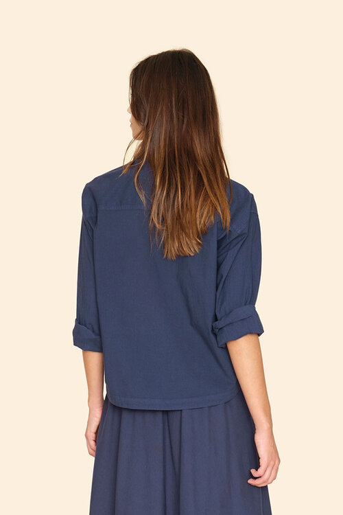 Xirena Donkerblauwe Blouse