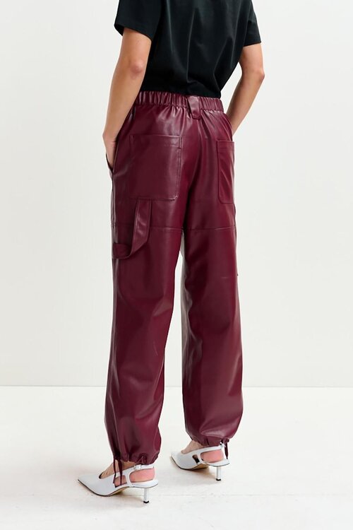 Essentiel Antwerp Bordeaux Faix Leathet Pantalon