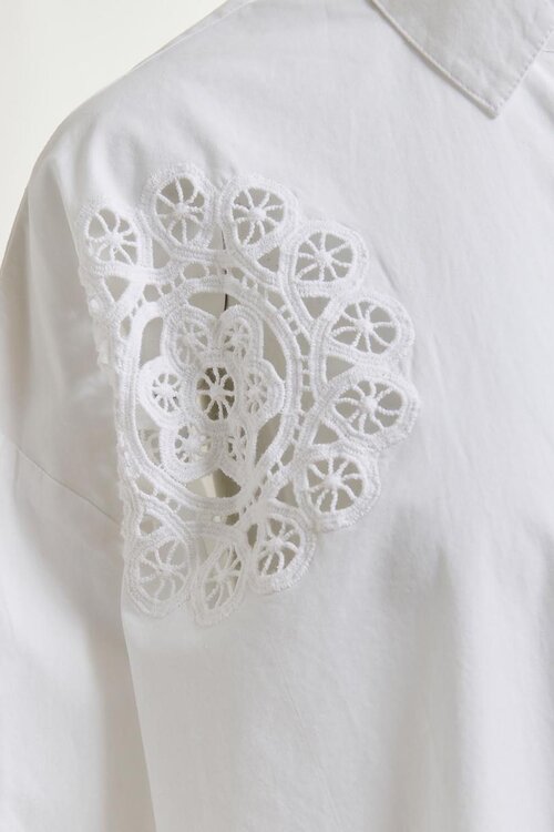 Essentiel Antwerp Wit Lace Applique Blouse