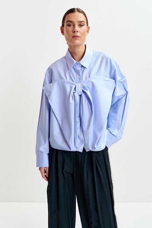 Essentiel Antwerp Lichtblauw Bow Blouse