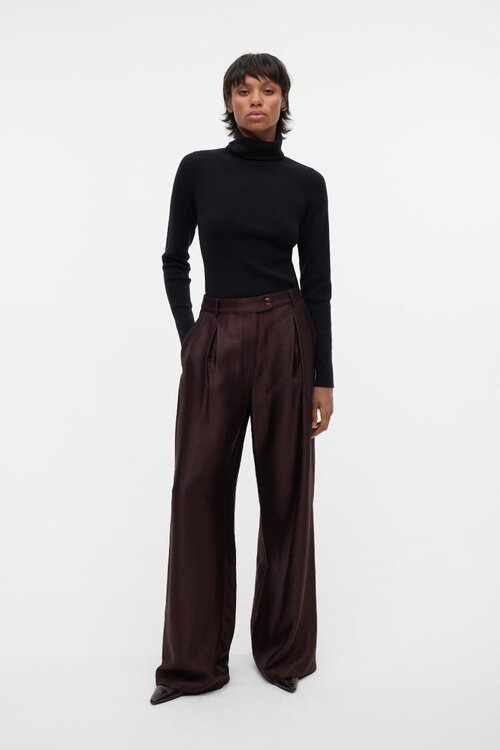 Studio AR by Arma Bordeaux Annis shiny pants