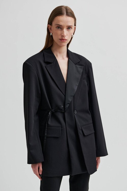 Second Female Black Drink Blazer