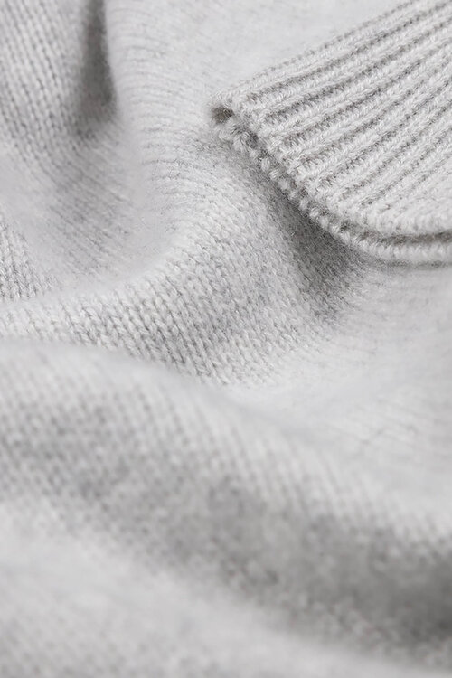 L'Ame de Julie Lichtgrijs Julia Cashmere Trui