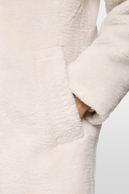 Marc Cain Off White Mantel