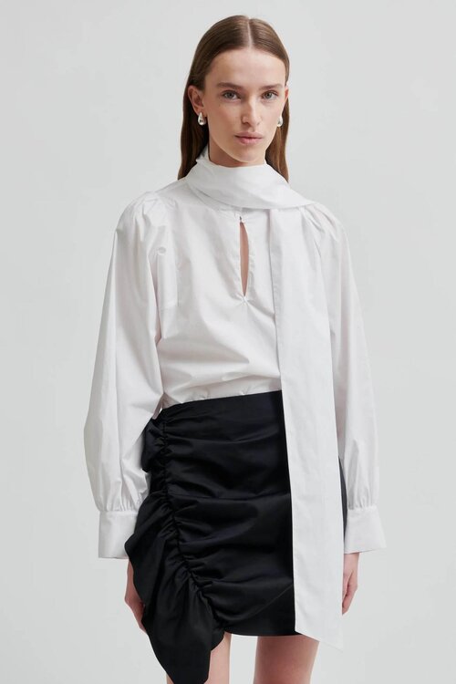 Second Female Wit Calico Blouse
