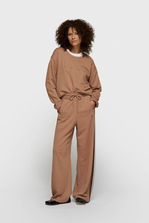 10Days Fudge clean sweater logo