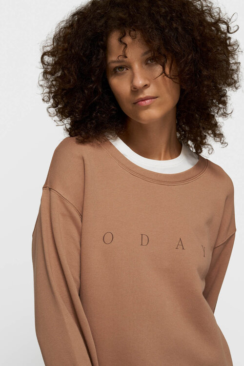 10Days Fudge clean sweater logo