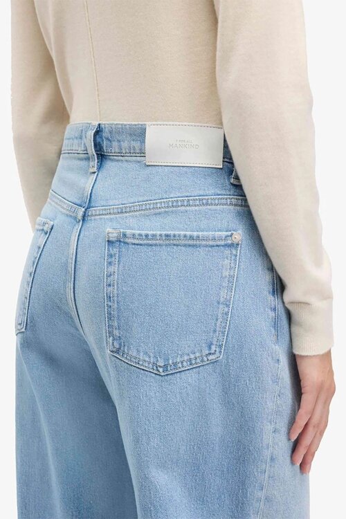 7 For All Mankind Light Blue Bonnie Curvilinear Seabreeze