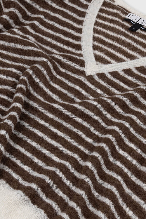 10Days ecru/bruin thin v-neck knit sweater