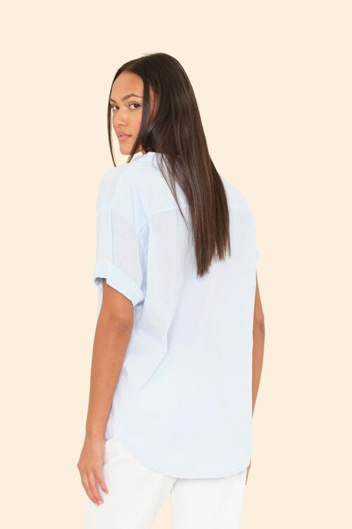 Xirena Lichtblauwe Blouse