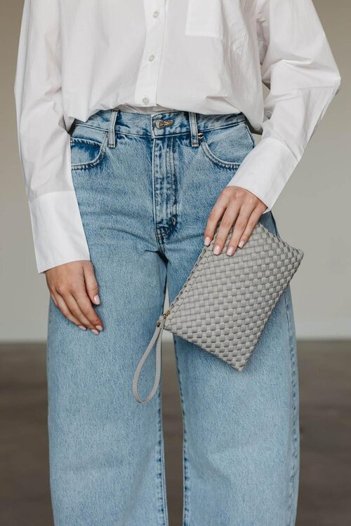 Marrea Tassen Silver clutch