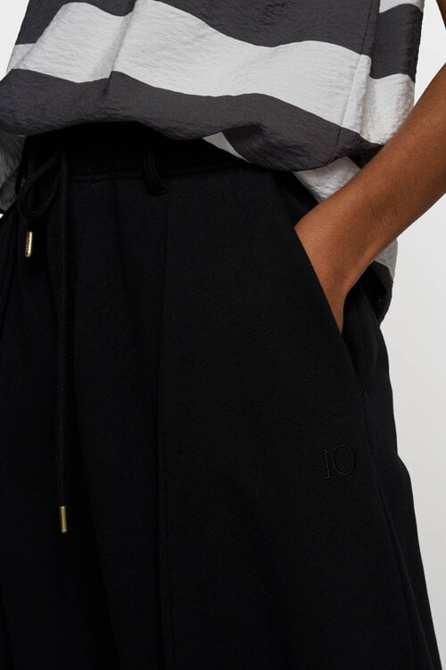 10Days Black Bar piece