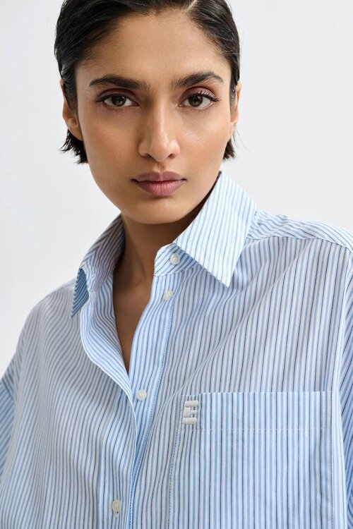 Essentiel Antwerp Lichtblauwe Blouse