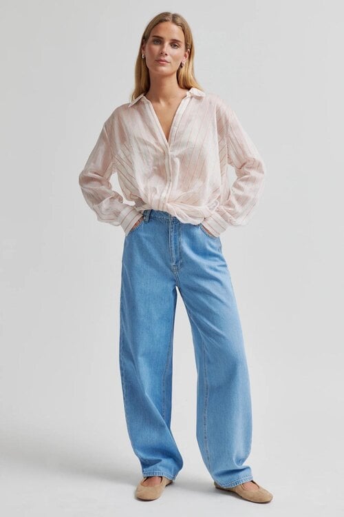 Second Female Lichtroze Chevy Shirt