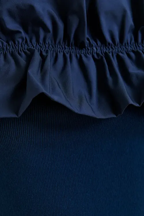 Essentiel Antwerp Indigo Donkerblauwe off-shoulder top