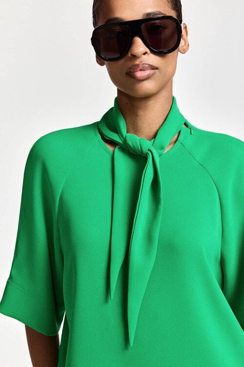 Essentiel Antwerp Blouse met strikkraag Groen